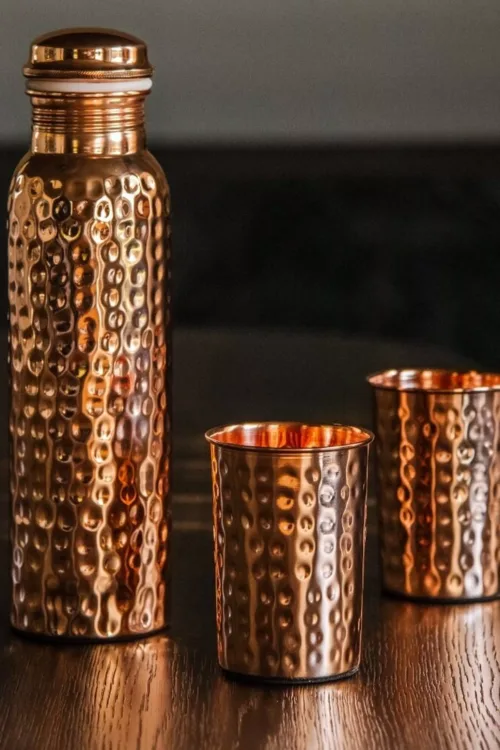 Set medená fľaša na vodu 1 liter + 2 poháre 300 ml Tepaná